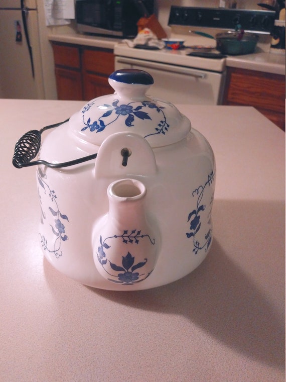 Japanese teapot made in Japan Circa. 1980s