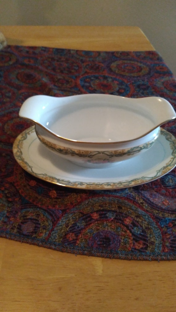Noritake Gravy bowel with attached underplate