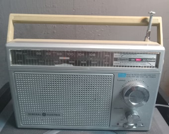 Vintage General Electric AM/FM Radio Model NO 7-4115B Tested and