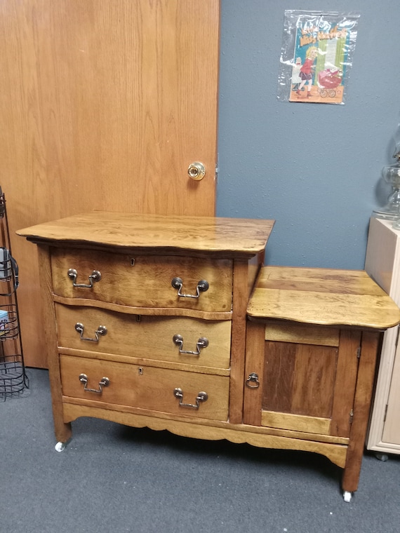 Rustic American Dresser / Washstand Chest Circa. 1800s