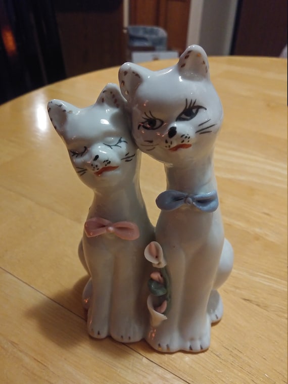 Two porcelain cats figurine. Circa. 1980s