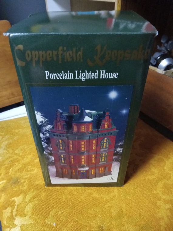 Copperfield keepsake lighted hotel in box