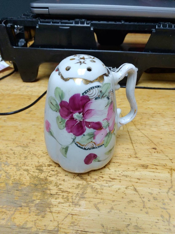 Hand painted Japanese salt shaker Circa. 1950s