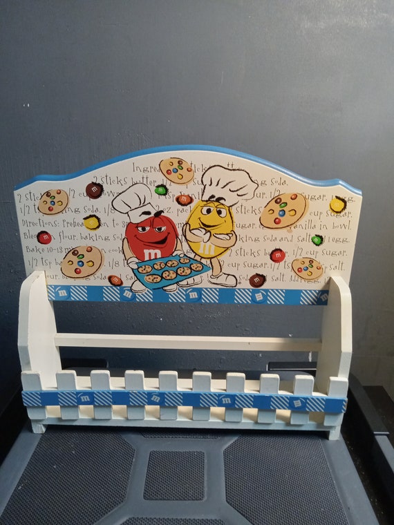 M&M wall hanging spice rack