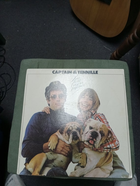 Captain & Tennille love will keep us together Circa. 1974