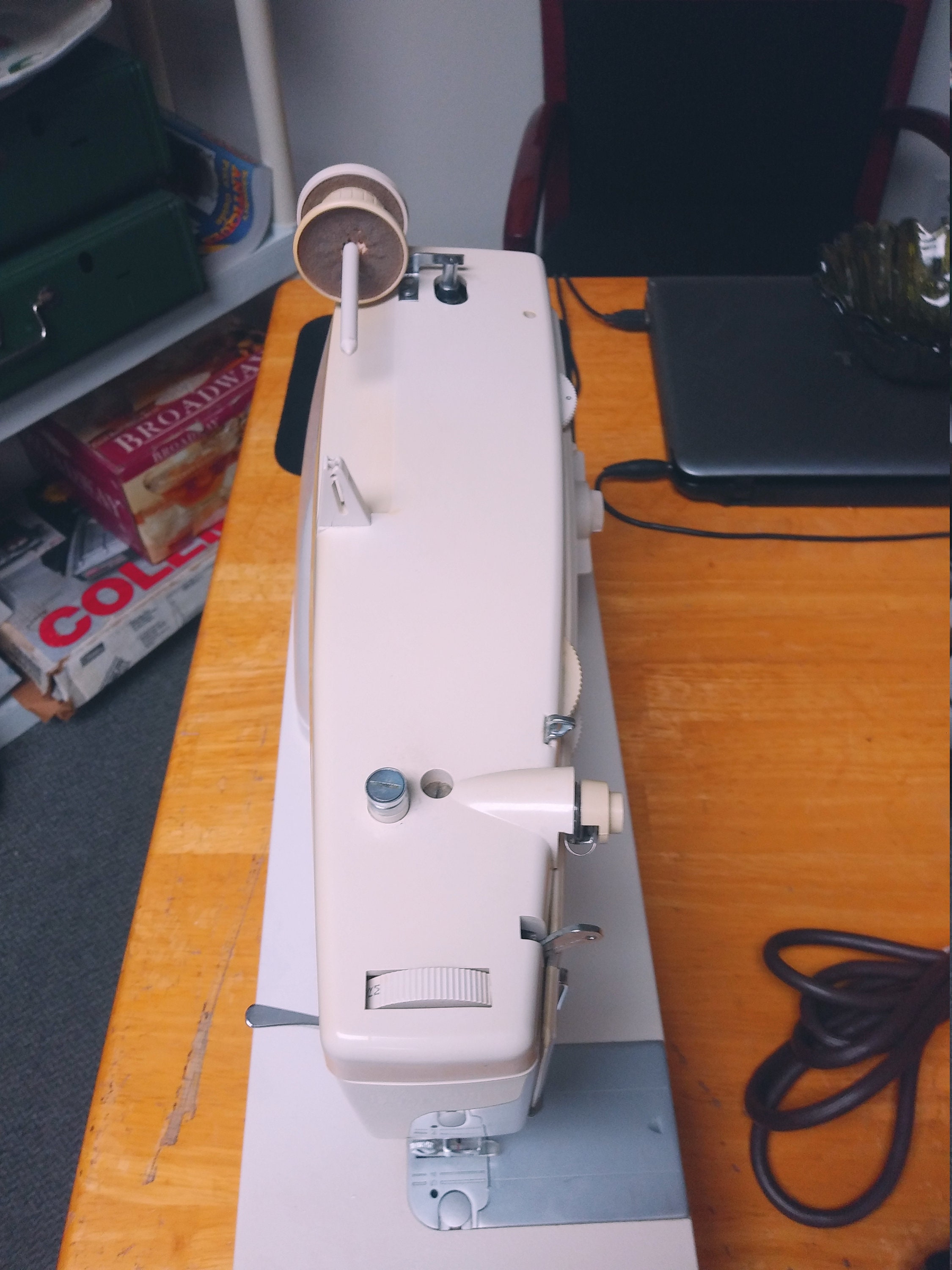 Singer Zig Zag Stylist 814 sewing machine with foot pedal Etsy