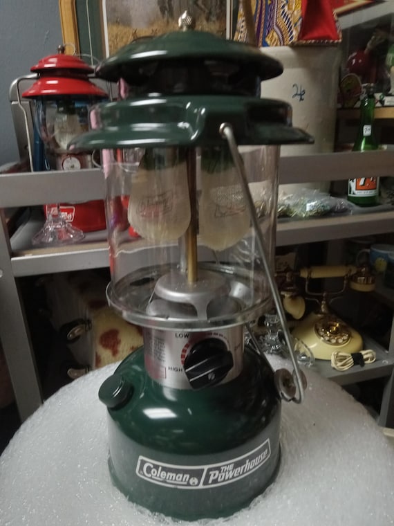 Vintage Coleman 290A700 Lantern: Double Mantle, Pyrex Chimney, Travel Case (1988)