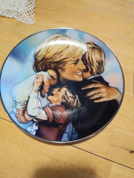 Diana princess of Wales mother of all # RB1387 Circa. 2000 Franklin Mint Heirloom Recommendation.