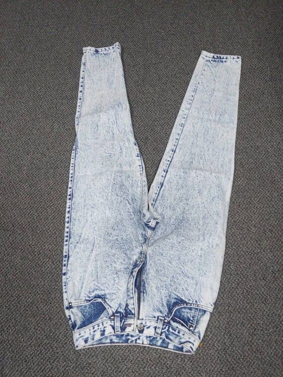 Vintage High waisted Levi's 900 series Jeans Circa