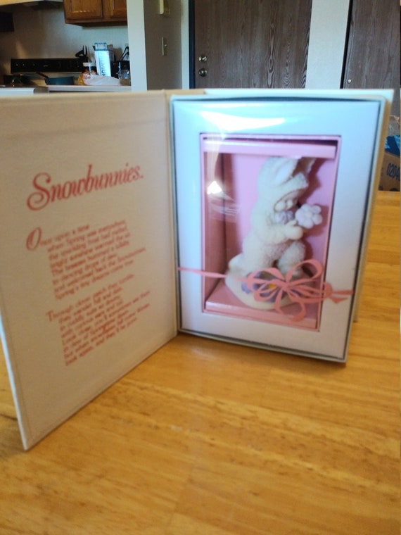 Springtime Stories Of The Snowbunnies Loves Me Loves Me Not 2000 in original box.