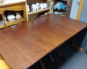 Duncan Phyfe Mahogany drop leaf table Circa. 1930s