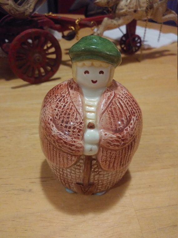 H& HD ceramic man made in Mexico 1992 salt or pepper shaker