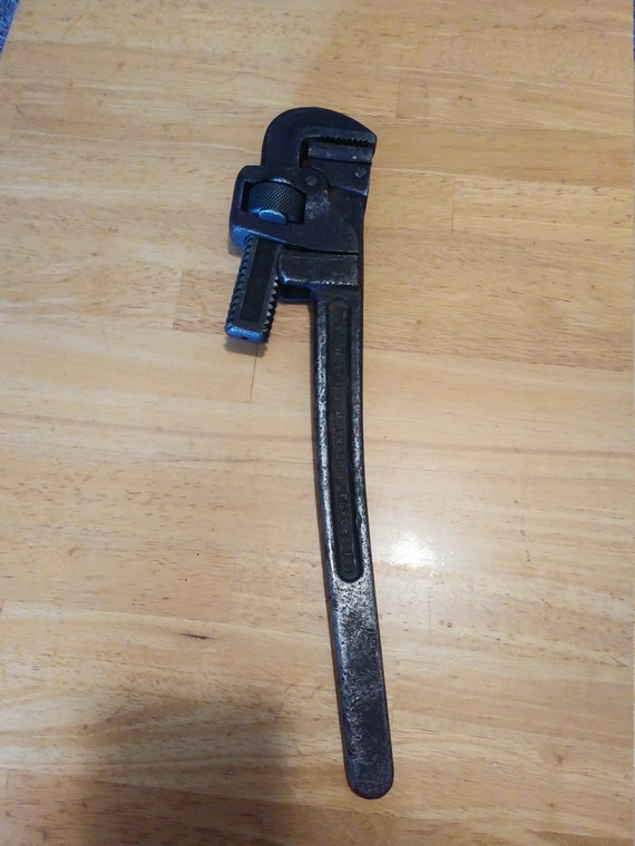 Trimo Mark 18 inch pipe wrench made in Roxbury Massachusetts Circa. 1920