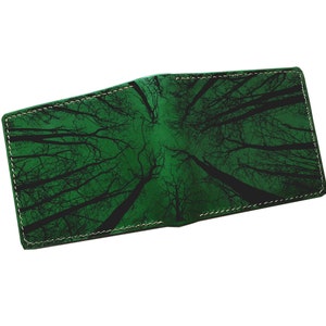 Cartera de cuero hecha a mano con patrón sin costuras de árboles ascendentes/Cartera navideña personalizada para él/Regalo naturalista forestal para esposo, Upper sky
