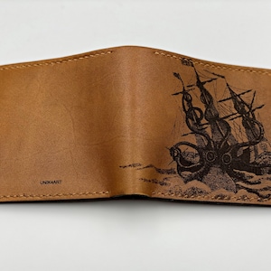 Kraken Design handgefertigte Männer Brieftasche, echtes Leder Brieftasche Geschenk für ihn, Jubiläum Brieftasche Geschenk für ihn, Weihnachtsmonster Brieftasche Geschenkidee