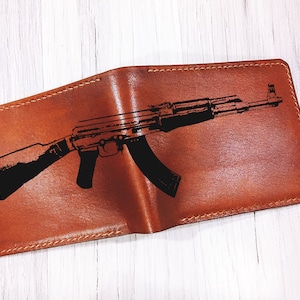 Cartera de cuero premium AK Gun, billetera de cuero hecha a mano como regalo, billetera de cuero de vaca para cazar, billetera para papá militar, billetera nueva para Navidad