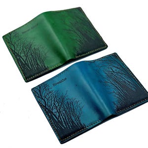 Cartera de cuero premium con diseño de bosque minimalista, billetera de cuero genuino para regalo de amante de la naturaleza, billetera de cuero personalizada con diseño de árbol de la vida, billetera nueva navideña