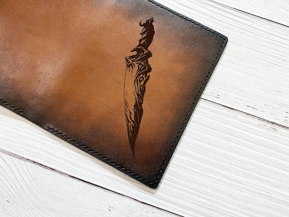 Crysknife Leather Wallet: Custom Engraved Dune Gift