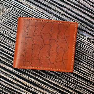 Bonita billetera de cuero genuino con estampado de oso, billetera triple unisex hecha a mano con oso, idea de regalo de animal, billetera personalizada para hombre con familia de osos para el Día del Padre