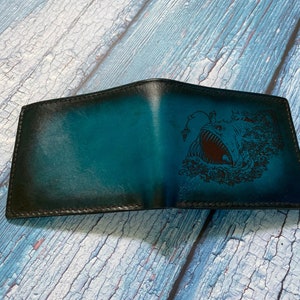 Portefeuille en cuir véritable haut de gamme pour chasse aux monstres, cadeau de Noël portefeuille en cuir fait main, pêche au monstre Atlantis, portefeuille manga kraken