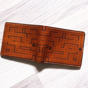 Cartera de cuero premium Pacman, billetera de cuero única con temática de juego retro, billetera de cuero genuino vintage, billetera de regalo navideña personalizada