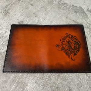 Cartera de cuero genuino con cabeza de oso floral, cartera de cuero de vaca de primera calidad, billetera de caza hecha a mano, regalo para él, billetera navideña personalizada para hombre