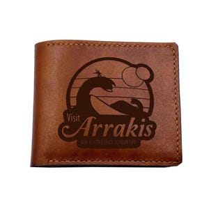Visita Arrakis Sand Worm, billetera de cuero premium para hombre, billetera hecha a mano Shai Hulud personalizada, regalo para él, billetera de cuero genuino para el Día del Padre