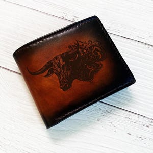 Cartera de cuero de primera calidad con diseño de cabeza de búfalo floral, cartera única con patrón de animales, regalo personalizado con temática de vida salvaje, cartera navideña hecha a mano