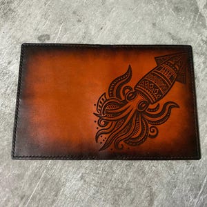 Funda para pasaporte de piel auténtica de calamar de Polinesia, billetera de piel de primera calidad, funda personalizada para pasaporte, billetera de viaje para el Día del Padre