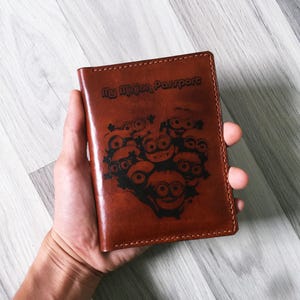 Funda de pasaporte de cuero de Minion, billetera para pasaporte para hija, funda de pasaporte personalizada para hijo, idea de regalo de accesorios de viaje de Navidad