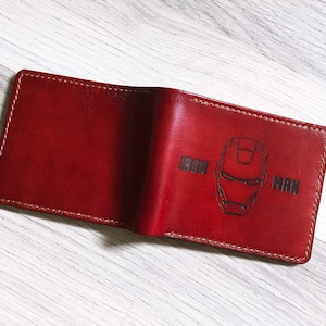 Cartera de cuero premium de Iron Man, cartera para hombre hecha a mano con el superhéroe Avenger, regalo de cartera personalizada con la temática de Tony Stark, nueva cartera navideña para hombre