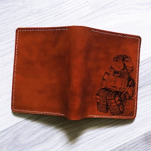 Cartera de cuero hecha a mano de Wall-E, idea de regalo de robot vintage, cartera unisex con personaje de dibujos animados clásicos, historia de amor de robots, nueva cartera navideña