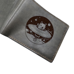 Cartera de cuero premium con diseño de astronauta Shiba-inu, billetera con retrato de mascota súper linda, regalo personalizado para persona con perro espacial, billetera navideña hecha a mano