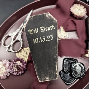 Coffin Ring Box, Gothic Wedding, Alternative Wedding, Halloween Wedding, Unique Ring Box
