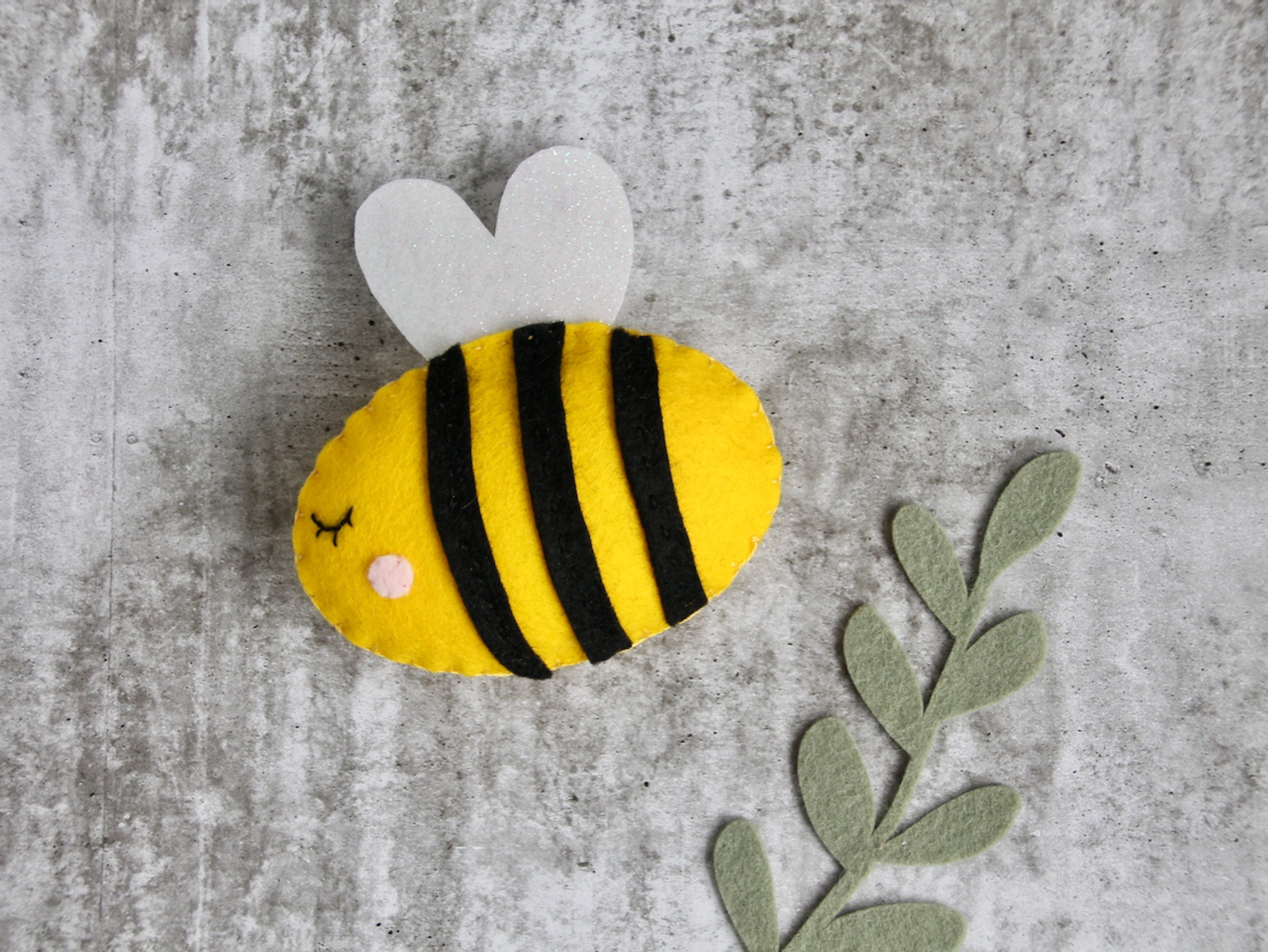 Bumble Bee Wood Flatback Craft Pieces - 3/4" Spring/Easter Scrapbook Embellishments, 22pcs
