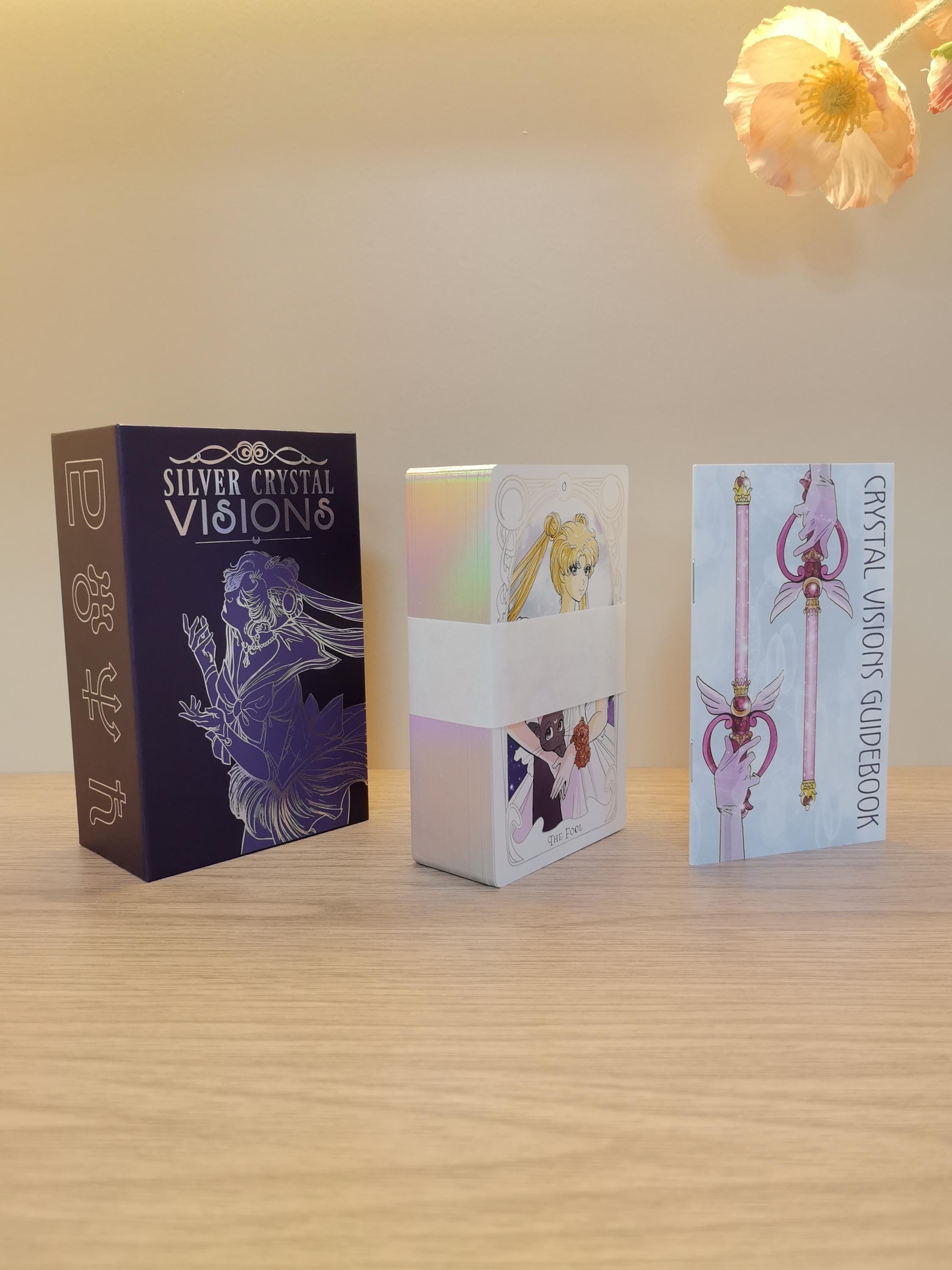 神秘的なセーラームーンタロットデッキ（ガイドブックとスート付き