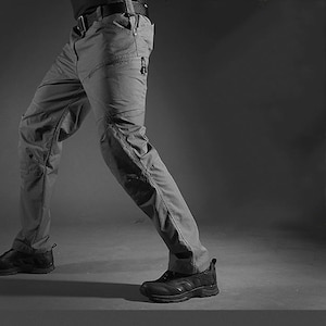  Pantalones cargo casuales del ejército para hombre, combate,  trabajo, senderismo, mezcla de algodón, pantalones militares de camuflaje  militar, Verde militar : Ropa, Zapatos y Joyería