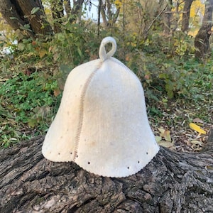 Universal hat for baths, saunas and vats made of natural wool, Bath accessories