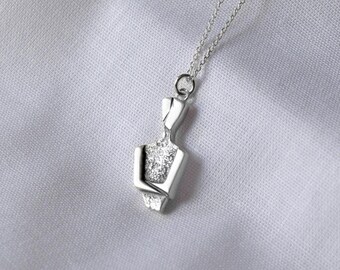 Ciondolo in argento con idolo delle Cicladi – Collana minimalista greca fatta a mano – Gioielli ispirati all'arte antica – Argento Sterling