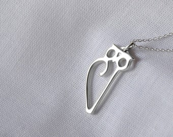 Collana in argento sterling con piccolo gufo: gioielli minimalisti a strati