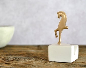 Statuetta di cavallo in bronzo: porta biglietti da visita minimalista da scrivania