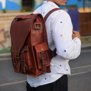 Adjusting the straps, the messenger bag satchel can be made into a beautiful backpack. NAvigate those busy streets on your bike without any worries. Ideal for trekking, casual brunch, office meeting ormake it into your class in style. Perfect gifts.