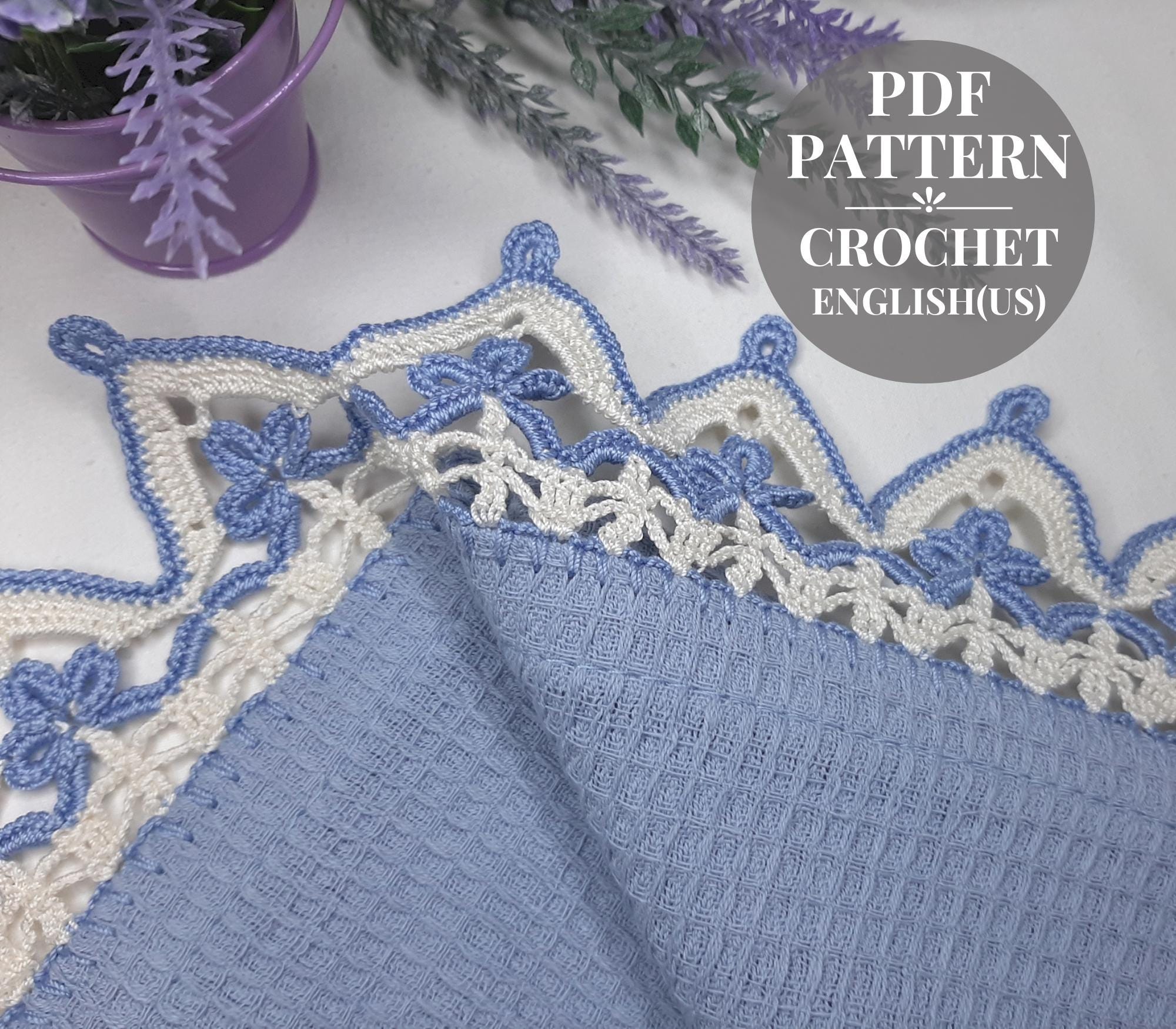 Coppia di federe vintage in cotone bianco con bordo all'uncinetto floreale blu e bianco - Italia