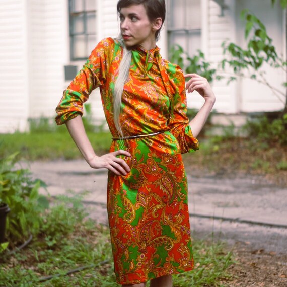 1970s Mod Paisley Print Bright Orange Shift Dress