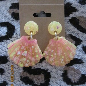 Pink and yellow seashell dangle earrings. beach, shell