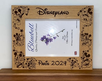 Cornice portafoto personalizzata Disneyland o Disney World con data di qualsiasi anno e testo inciso/design G