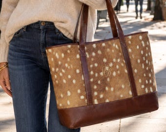 Personalized Deer Handbag Monogrammed Women’s Tote Bag Brown Wildlife Print Large Carryall Purse Nature Lover Gift Woodland Travel Accessory