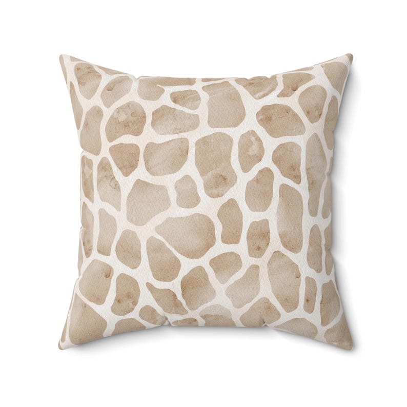 Cuscino quadrato in poliestere filato con stampa giraffa, motivo acquerello con fauna selvatica, decorazione con design safari, unico nel suo genere. 20" × 20"