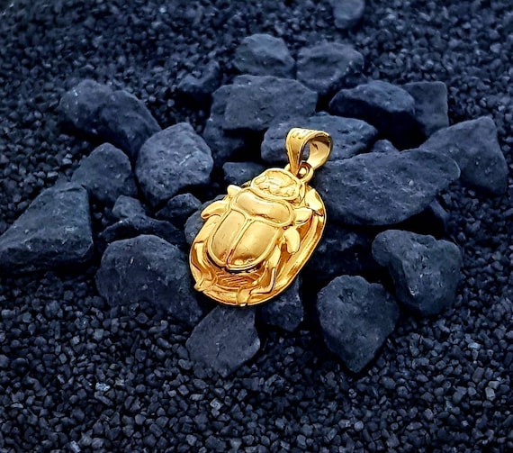 Gold scarab beetle pendant new arrivals