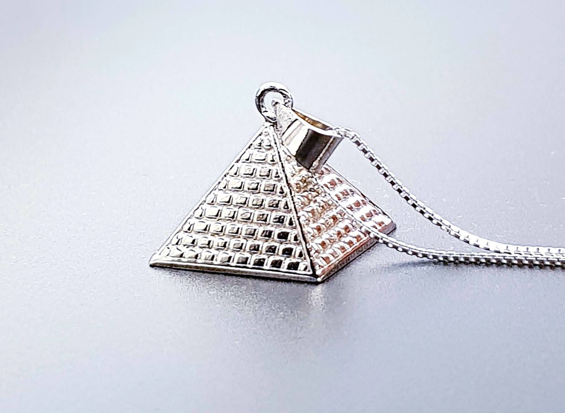 Orecchini Lunghi A Goccia Piramide Egiziani Fatti A Mano In Argento Sterling 1,75 Pollici